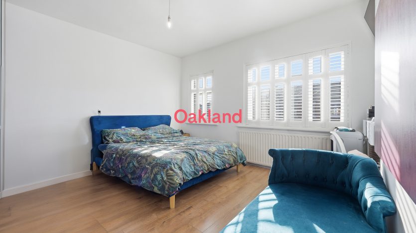 2 Bedroom Mid Terraced House To Rent in Kendal Avenue, Barking, IG11