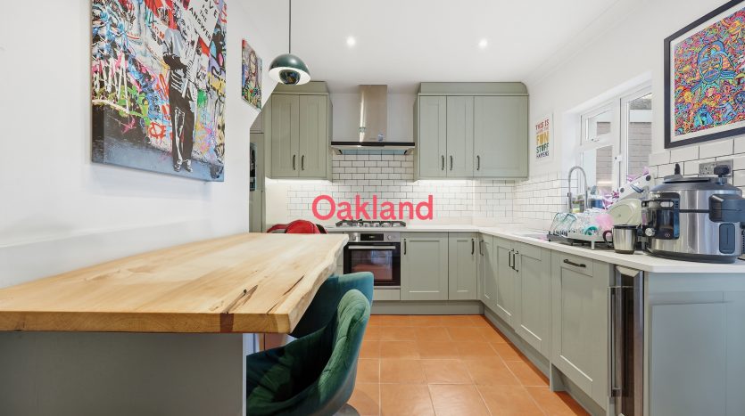 2 Bedroom Mid Terraced House To Rent in Kendal Avenue, Barking, IG11