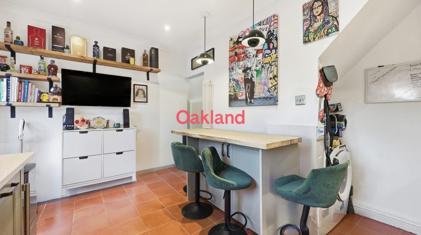 2 Bedroom Mid Terraced House To Rent in Kendal Avenue, Barking, IG11