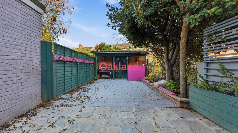 2 Bedroom Mid Terraced House To Rent in Kendal Avenue, Barking, IG11