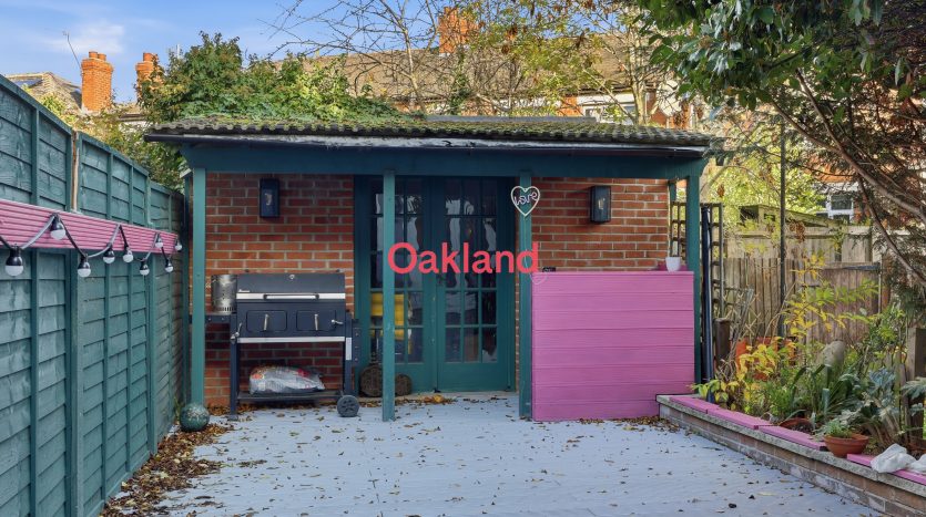 2 Bedroom Mid Terraced House To Rent in Kendal Avenue, Barking, IG11