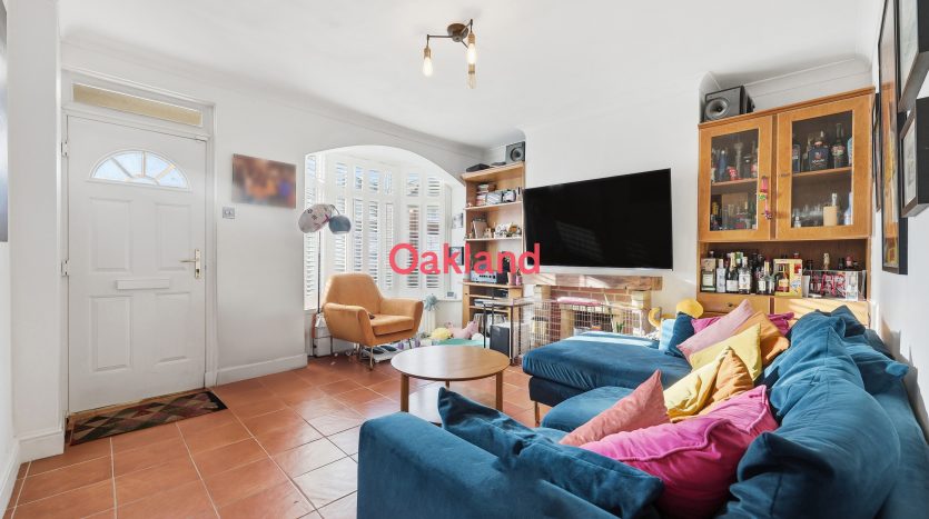 2 Bedroom Mid Terraced House To Rent in Kendal Avenue, Barking, IG11