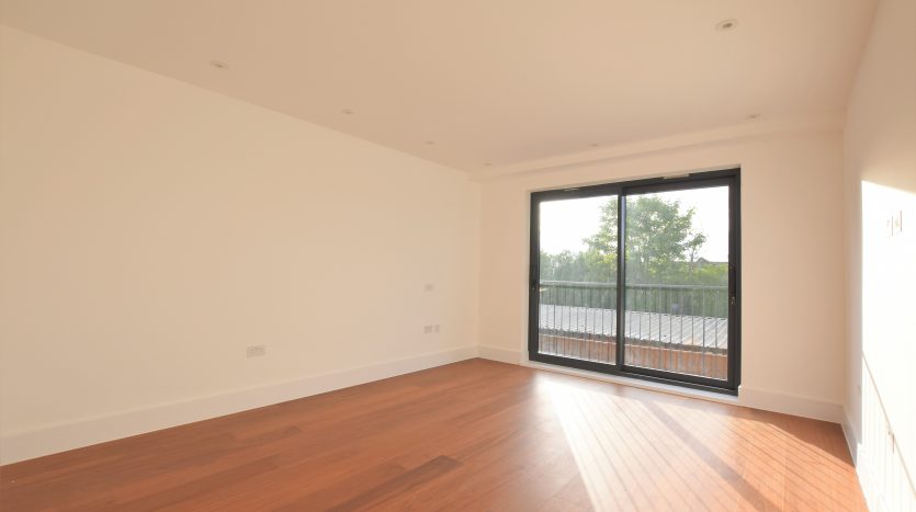 2 Bedroom Flat For Sale in Impact House 181-185 High Road, Chigwell, IG7 