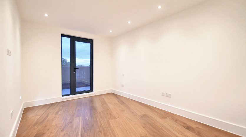 3 Bedroom Flat For Sale in Impact House 181-185 High Road, Chigwell, IG7 