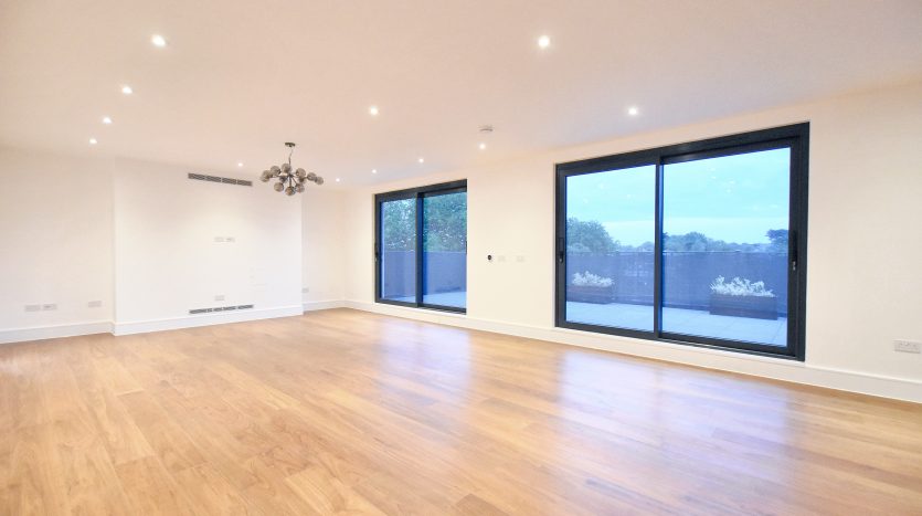 3 Bedroom Flat For Sale in Impact House 181-185 High Road, Chigwell, IG7 