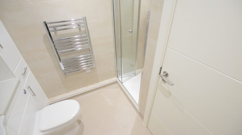 2 Bedroom Flat To Rent in Flat 1, Ilford, IG1 