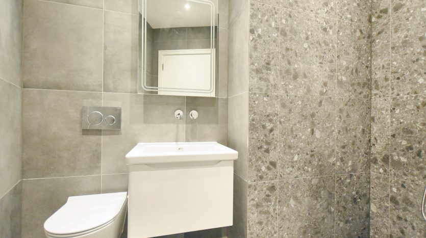 3 Bedroom Flat For Sale in Impact House 181-185 High Road, Chigwell, IG7 