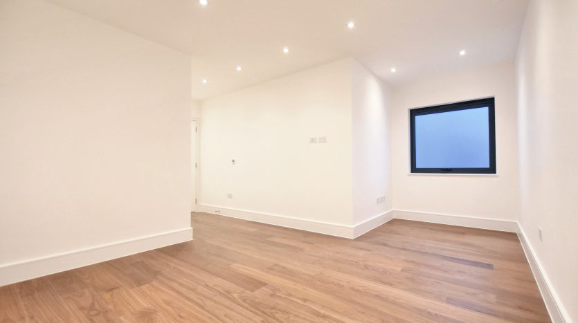 3 Bedroom Flat For Sale in Impact House 181-185 High Road, Chigwell, IG7 