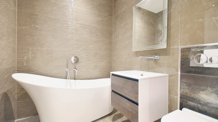 3 Bedroom Flat For Sale in Impact House 181-185 High Road, Chigwell, IG7 