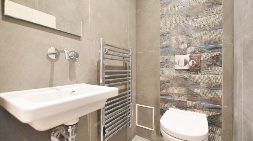 3 Bedroom Flat For Sale in Impact House 181-185 High Road, Chigwell, IG7 