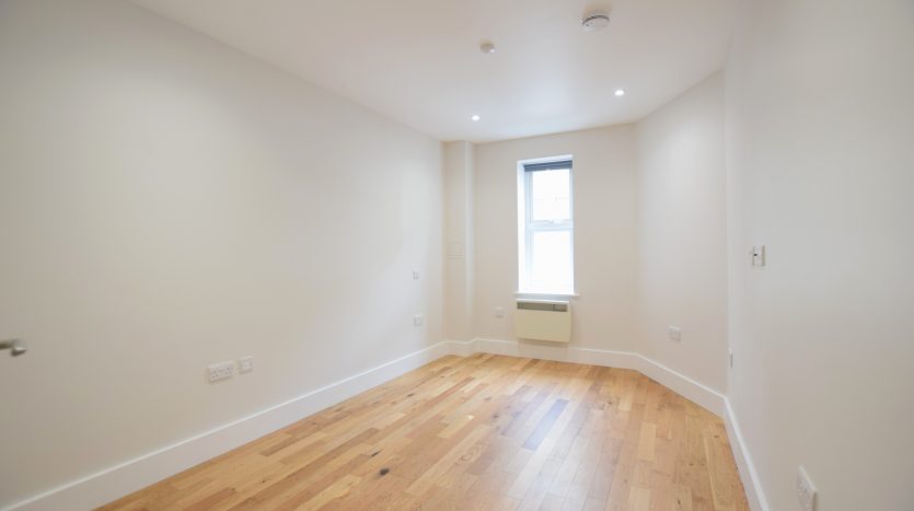 2 Bedroom Flat To Rent in Flat 1, Ilford, IG1 