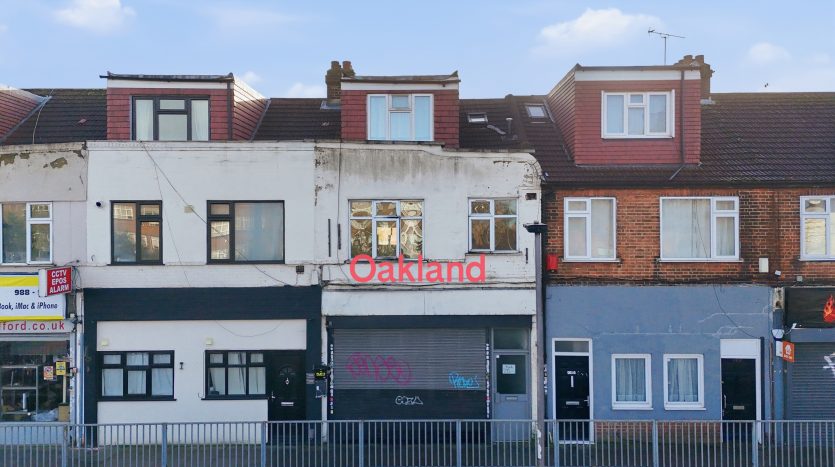 2 Bedroom  For Sale in 984a Eastern Avenue, Ilford, IG2 