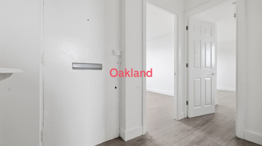 1 Bedroom Flat To Rent in Express Drive, Ilford, IG3 