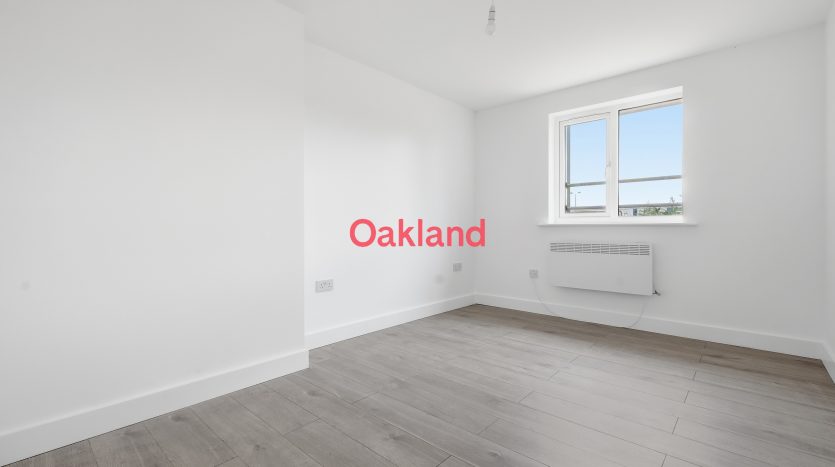 1 Bedroom Flat To Rent in Express Drive, Ilford, IG3 