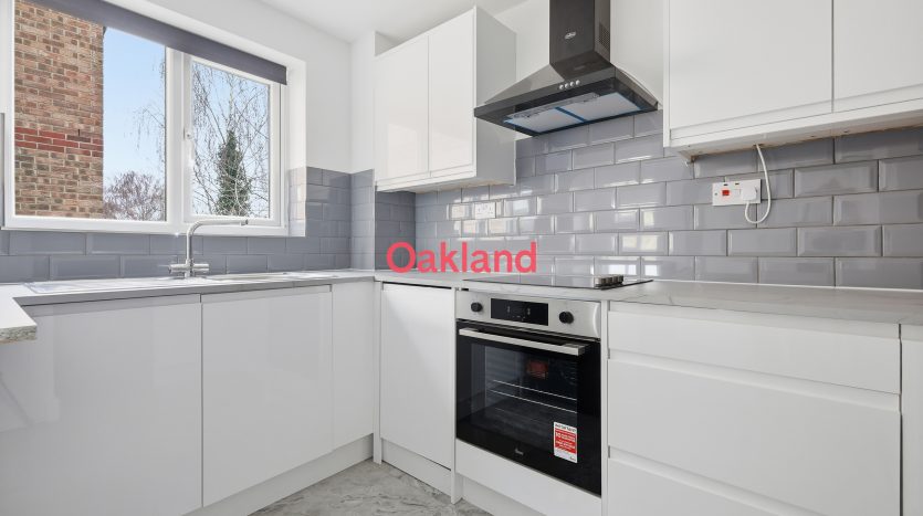 1 Bedroom Flat To Rent in Express Drive, Ilford, IG3 