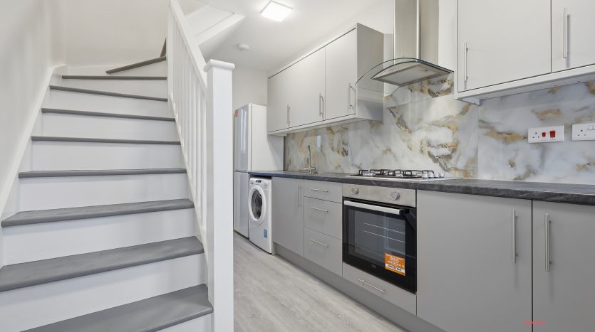 3 Bedroom Terraced House To Rent in Shelley Place, Tilbury, RM18