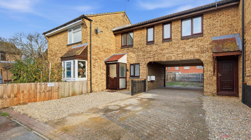 3 Bedroom Terraced House To Rent in Shelley Place, Tilbury, RM18