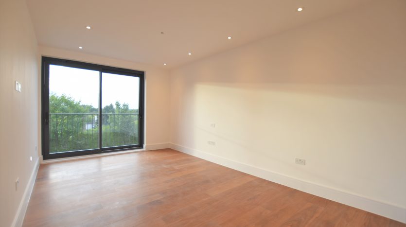 3 Bedroom Flat For Sale in Impact House 181-185 High Road, Chigwell, IG7 
