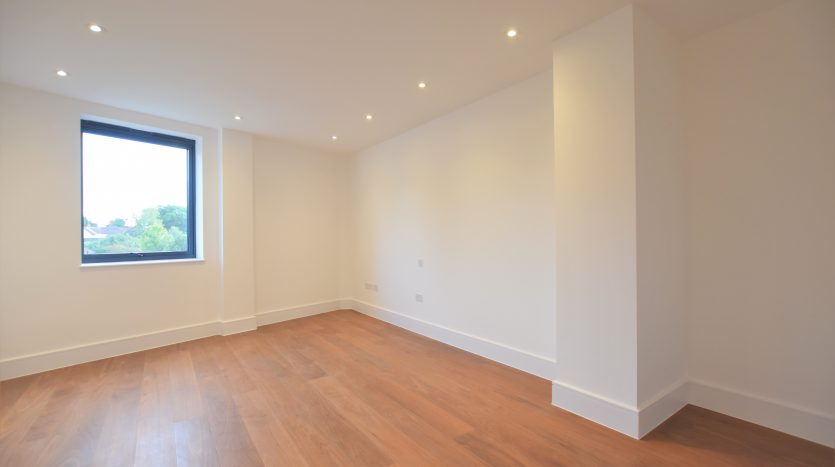 3 Bedroom Flat For Sale in Impact House 181-185 High Road, Chigwell, IG7 