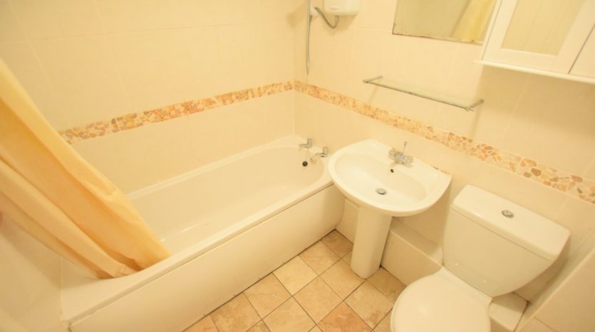 2 Bedroom End of Terrace House To Rent in Crystal Way, Dagenham, RM8 