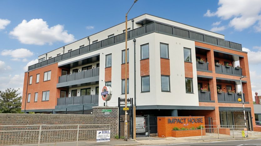 3 Bedroom Flat For Sale in Impact House 181-185 High Road, Chigwell, IG7 