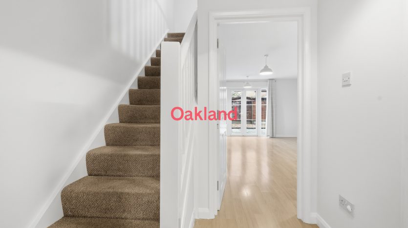 4 Bedroom Semi-Detached House To Rent in 85a Netley Road, Ilford, IG2 