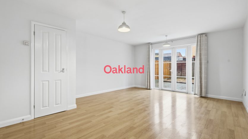 4 Bedroom Semi-Detached House To Rent in 85a Netley Road, Ilford, IG2 