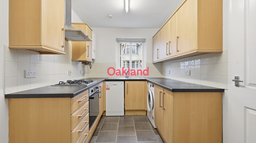 4 Bedroom Semi-Detached House To Rent in 85a Netley Road, Ilford, IG2 