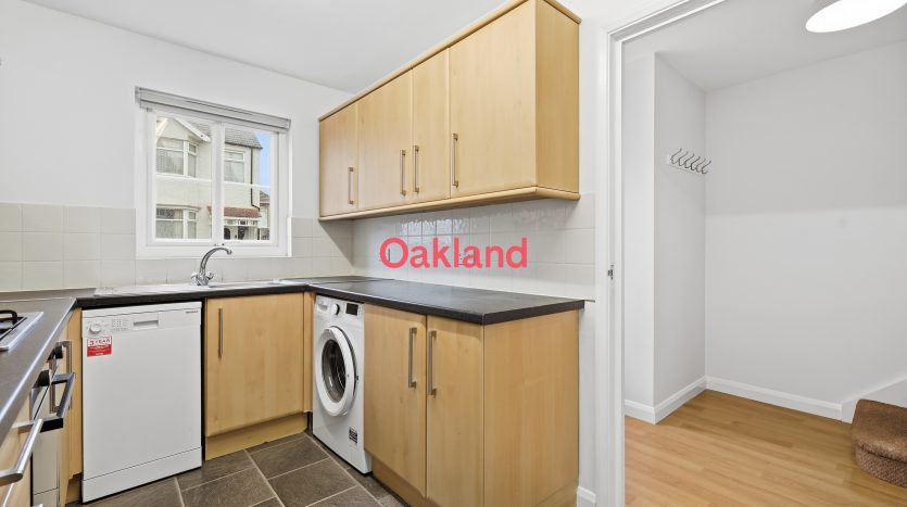 4 Bedroom Semi-Detached House To Rent in 85a Netley Road, Ilford, IG2 