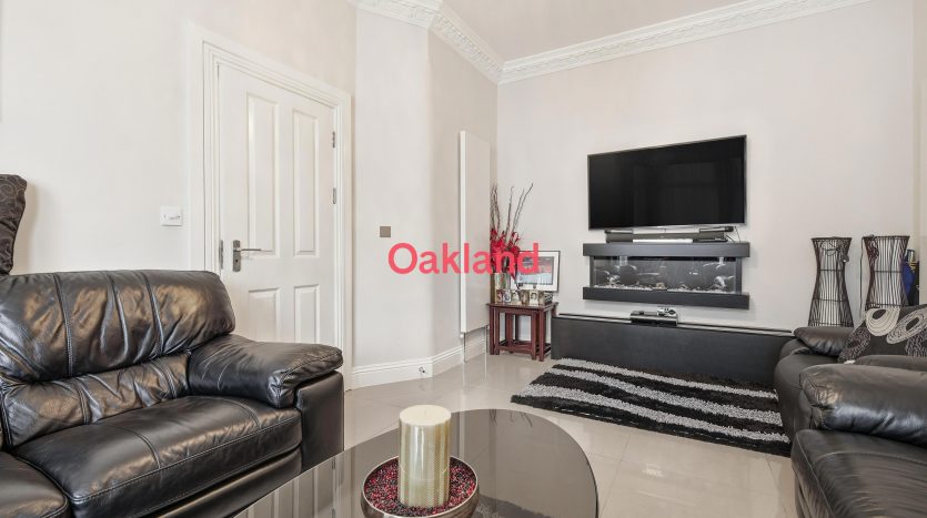 7 Bedroom Terraced House For Sale in Elgin Road, Ilford, IG3 
