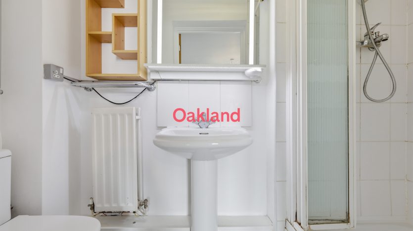 2 Bedroom  For Sale in Hawkesbury Close, Ilford, IG6 