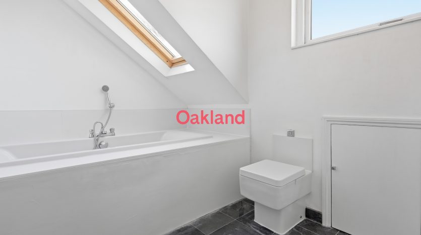 3 Bedroom  To Rent in Turpins Lane, Woodford Green, IG8 