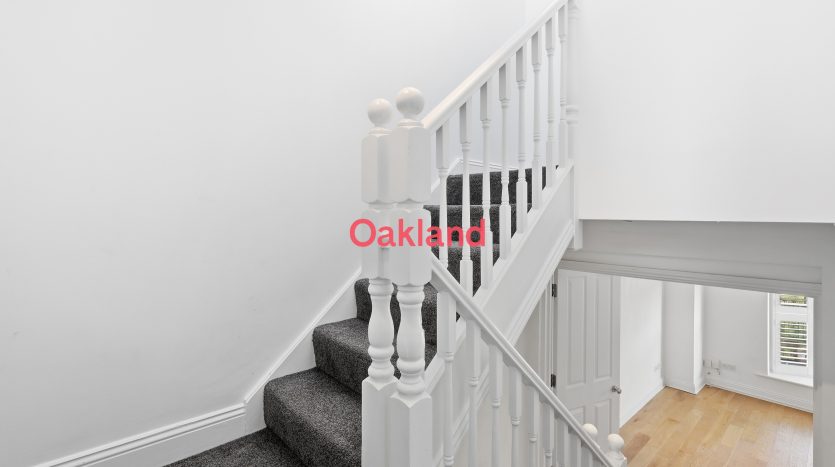 3 Bedroom Terraced House To Rent in Turpins Lane, Woodford Green, IG8 