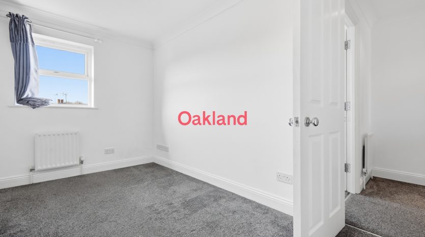 3 Bedroom Terraced House To Rent in Turpins Lane, Woodford Green, IG8 