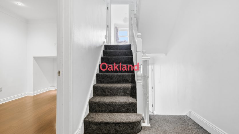 3 Bedroom Terraced House To Rent in Turpins Lane, Woodford Green, IG8 