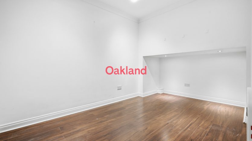 3 Bedroom Terraced House To Rent in Turpins Lane, Woodford Green, IG8 