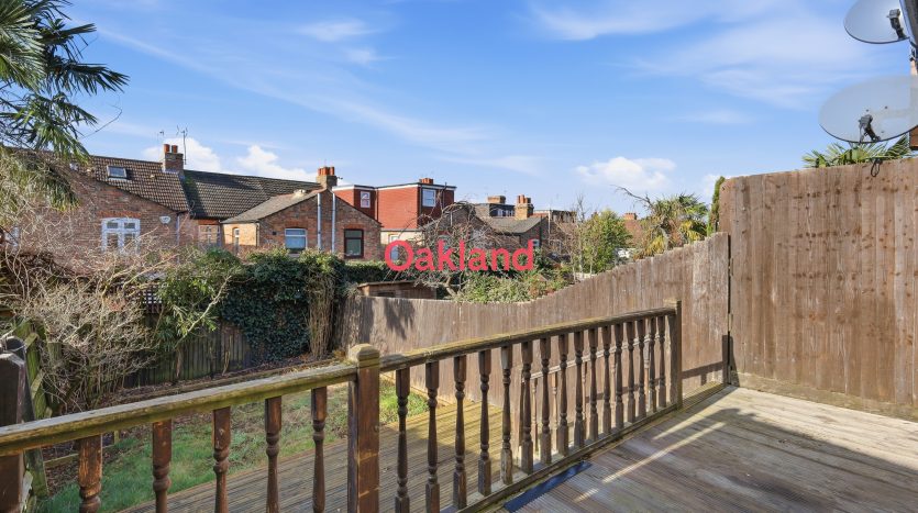 3 Bedroom Terraced House To Rent in Turpins Lane, Woodford Green, IG8 