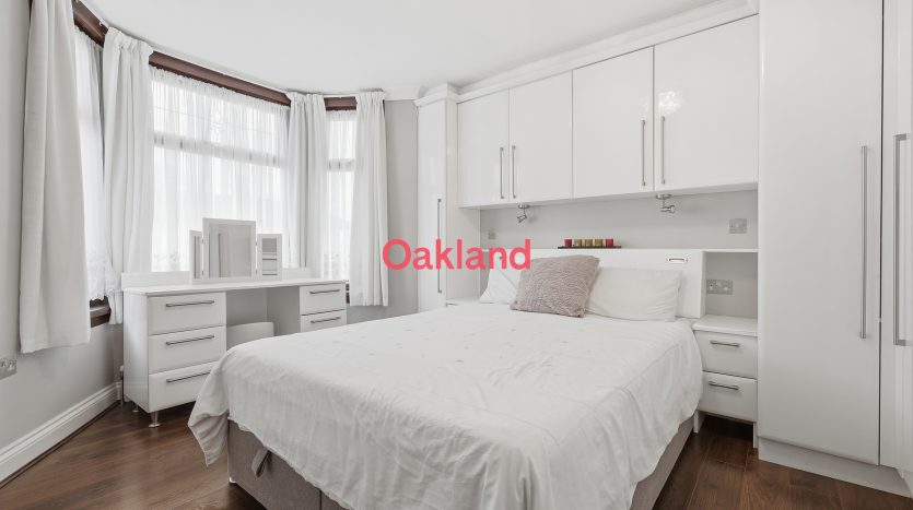 7 Bedroom Terraced House For Sale in Elgin Road, Ilford, IG3 