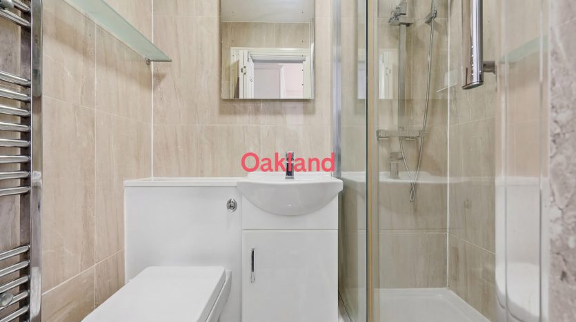 7 Bedroom Terraced House For Sale in Elgin Road, Ilford, IG3 