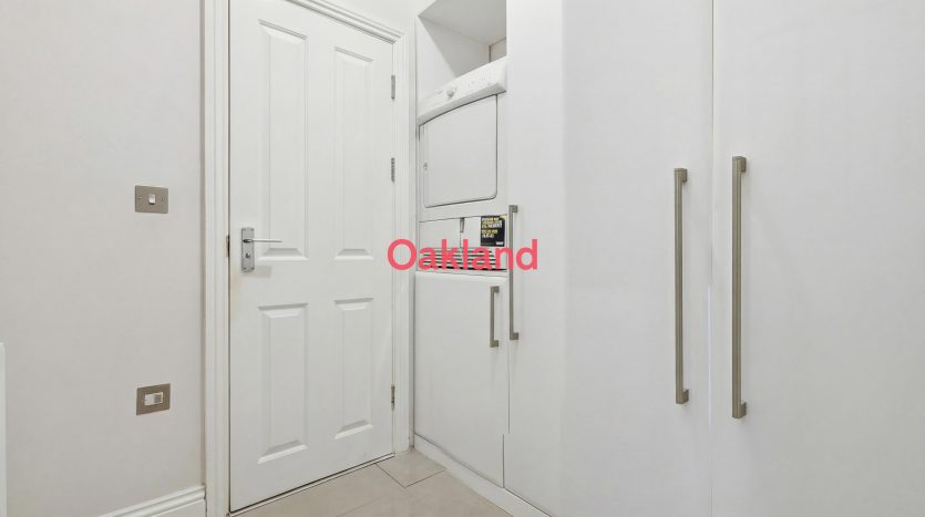 7 Bedroom Terraced House For Sale in Elgin Road, Ilford, IG3 