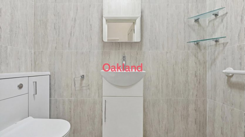 7 Bedroom Terraced House For Sale in Elgin Road, Ilford, IG3 