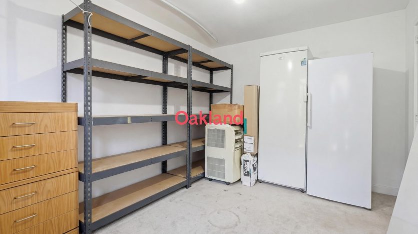 7 Bedroom Terraced House For Sale in Elgin Road, Ilford, IG3 