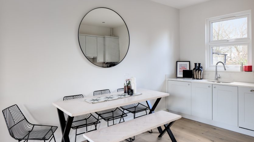 2 Bedroom Flat To Rent in First Floor Flat, London, SE18