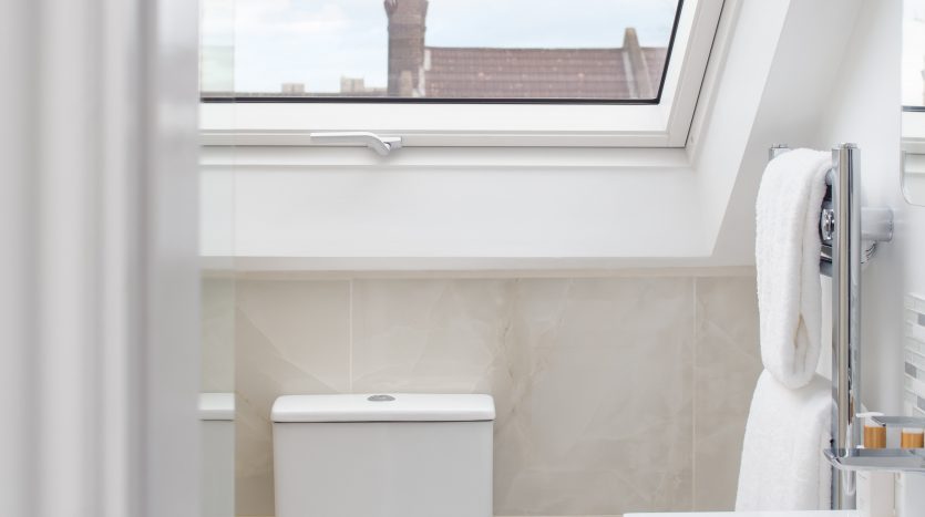 2 Bedroom Flat To Rent in First Floor Flat, London, SE18