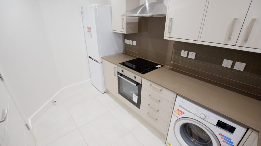 2 Bedroom Flat To Rent in Flat 2, Ilford, IG1 