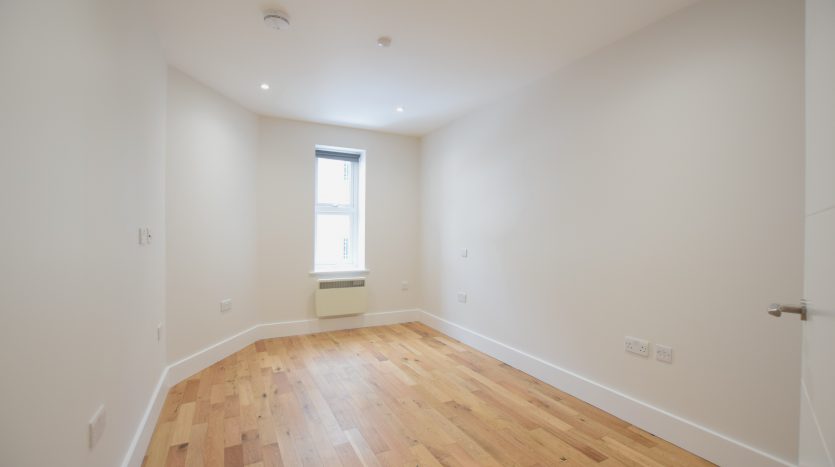 2 Bedroom Flat To Rent in Flat 2, Ilford, IG1 