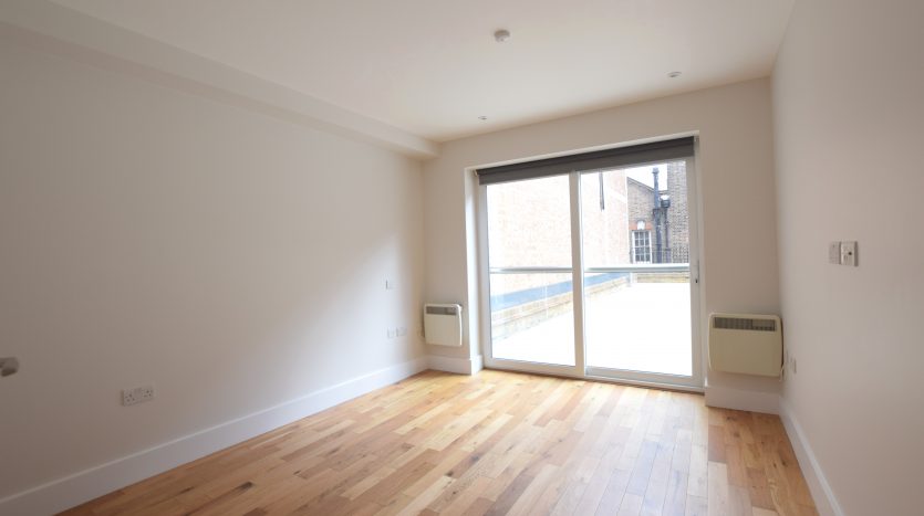 2 Bedroom Flat To Rent in Flat 2, Ilford, IG1 