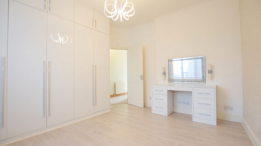 2 Bedroom Detached Bungalow To Rent in Newbury Road, Ilford, IG2 