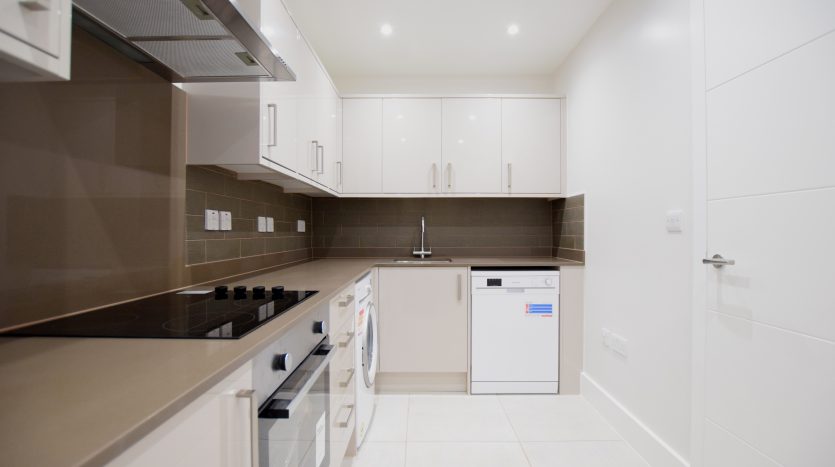 2 Bedroom Flat To Rent in Flat 2, Ilford, IG1 