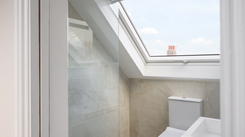 2 Bedroom Flat To Rent in First Floor Flat, London, SE18